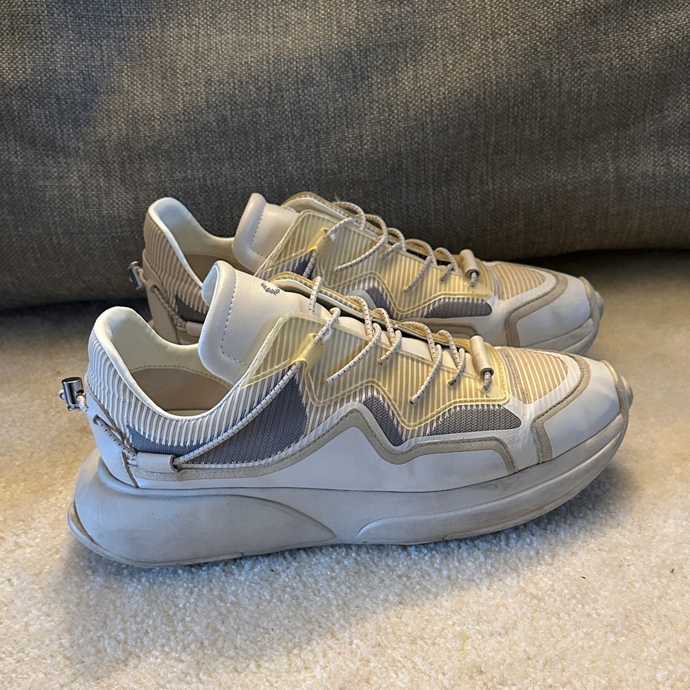 Stuart Weitzman Women's Low-Top Sneakers in Off-White, Light Gray, Tan